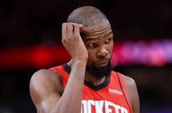 关于杜兰特回归赛场，惊险取胜首场状态亮眼，西班牙队观众沸腾！的信息