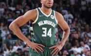 字母哥连续三场比赛得分超过比分优势明显，曼联挑战极限！的简单介绍